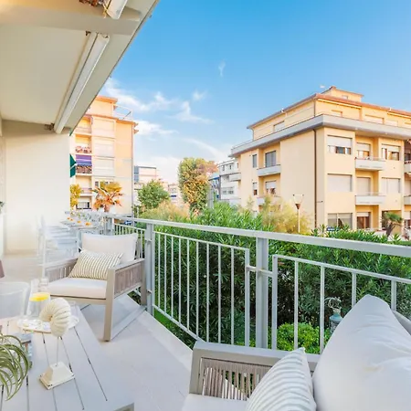 Daire Marine Charm Viareggio